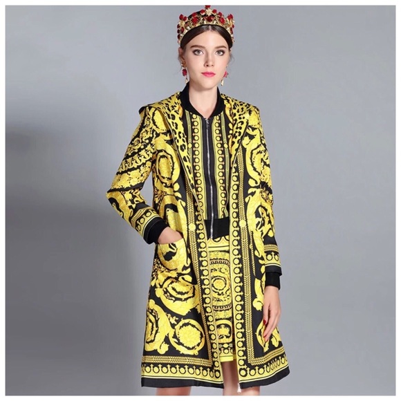 🍂 The Valentina Venetian Hooded Ornate Jacket - Picture 3 of 8